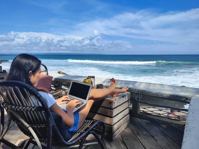 how to be a digital nomad